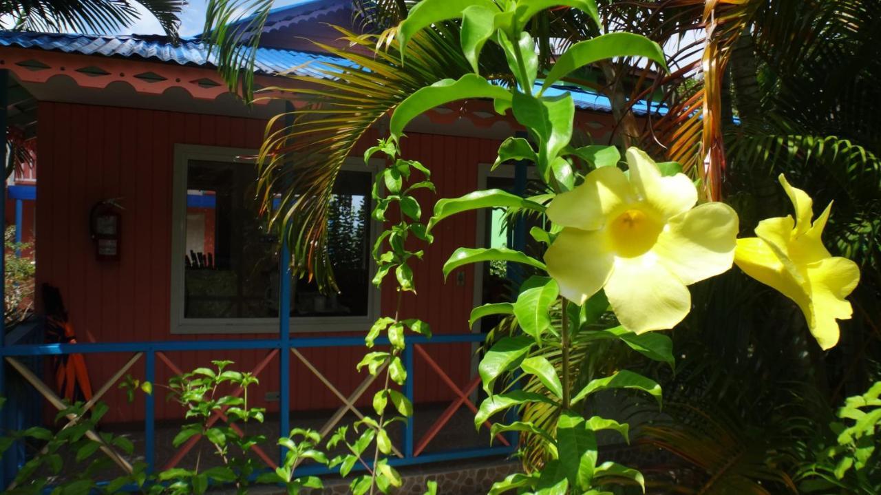 Hotel Posada Del Mar Fresh Water Bay Exterior photo