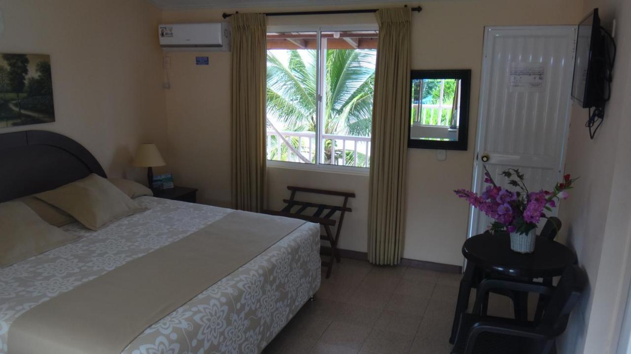 Hotel Posada Del Mar Fresh Water Bay Exterior photo